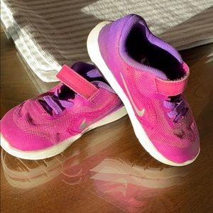 Toddler 8 purple Nike